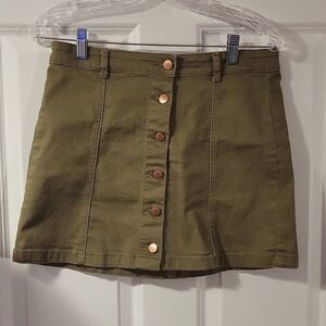 Forever 21 skirt waist 29 length 14.75"